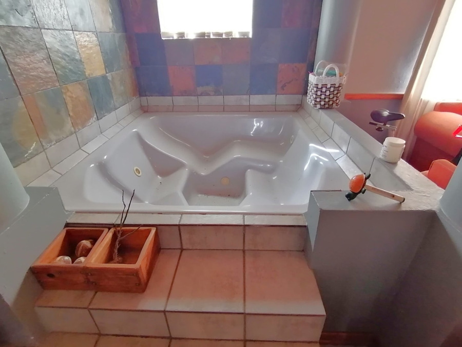 5 Bedroom Property for Sale in Pellissier Free State